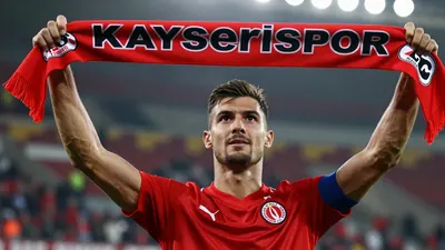 Kayserispor, 2026-2027 sezonunun ilk transfer ve tescil dönemini Oulcan, Ensar Kemal Olu ve Murat Cem Akpınar'ı kadrosuna...
